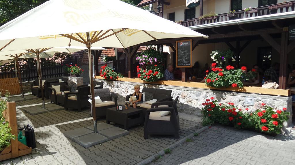 U Kralovny Dagmar Hotell Karlštejn Exteriör bild
