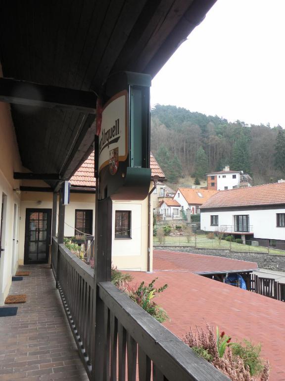 U Kralovny Dagmar Hotell Karlštejn Rum bild