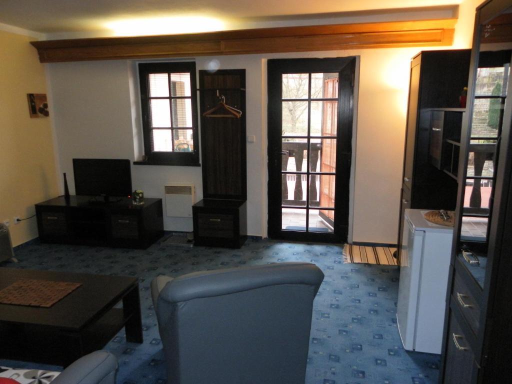 U Kralovny Dagmar Hotell Karlštejn Rum bild