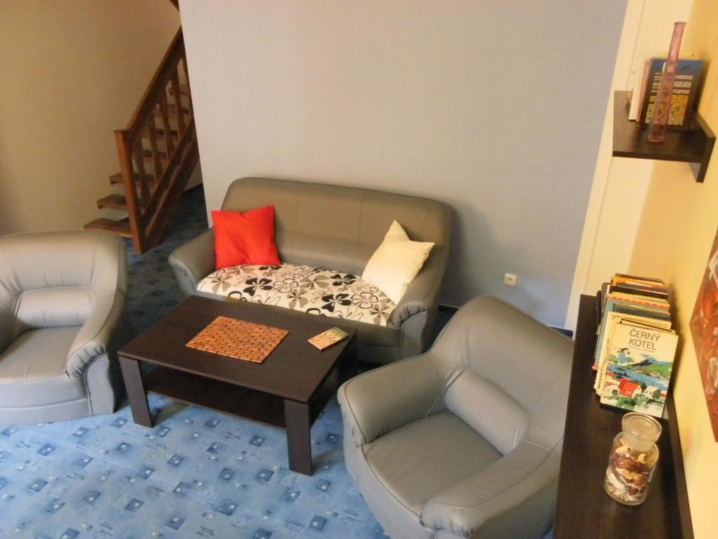 U Kralovny Dagmar Hotell Karlštejn Rum bild