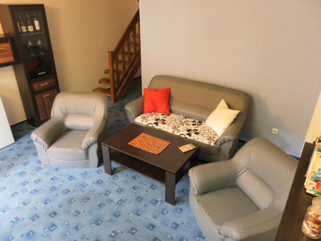 U Kralovny Dagmar Hotell Karlštejn Rum bild