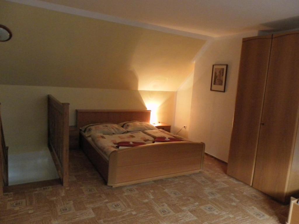 U Kralovny Dagmar Hotell Karlštejn Rum bild