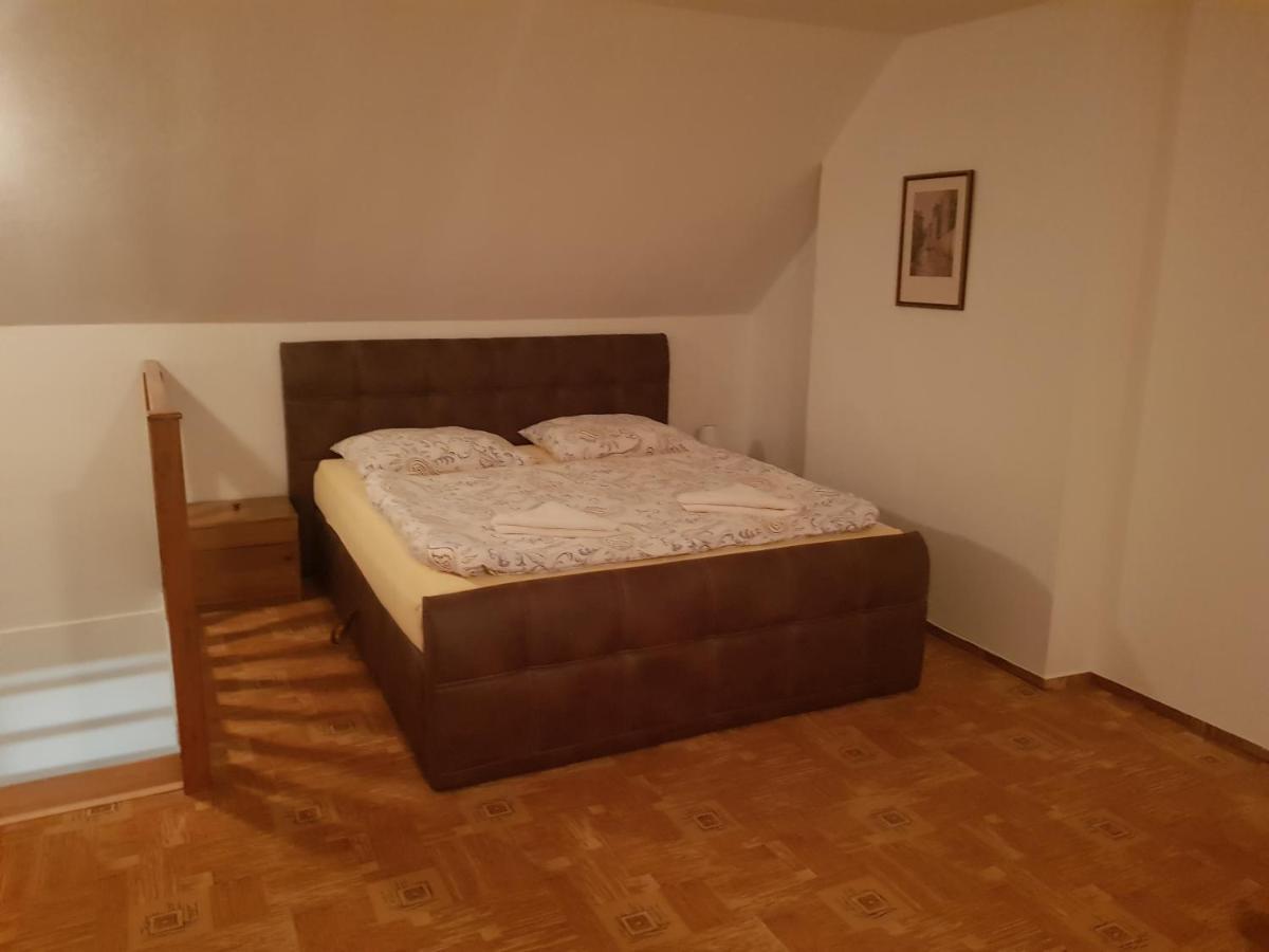 U Kralovny Dagmar Hotell Karlštejn Exteriör bild